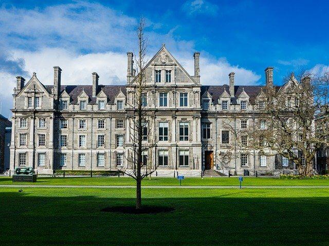 מקומות בדבלין: טריניטי קולג'