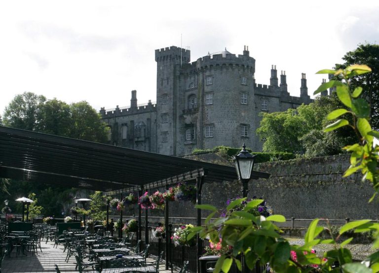 קילקני היא עיר עתיקה יפיפייה בדרום אירלנד, הממוקמת על גדות נהר נור